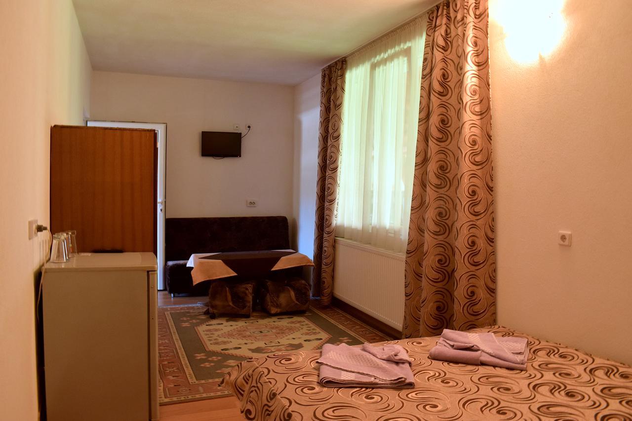 Complex Pele Hotell Zmeitsa Exteriör bild